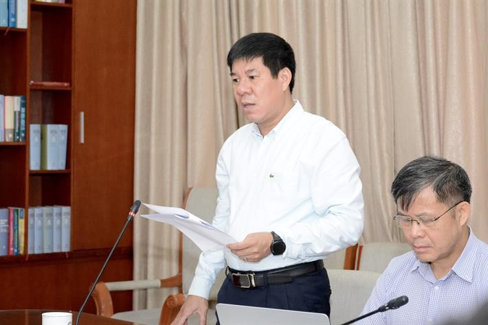 Cục trưởng Cục Quản lý chất lượng Huỳnh Văn Chương báo cáo tại buổi làm việc. tnthpt1.jpg