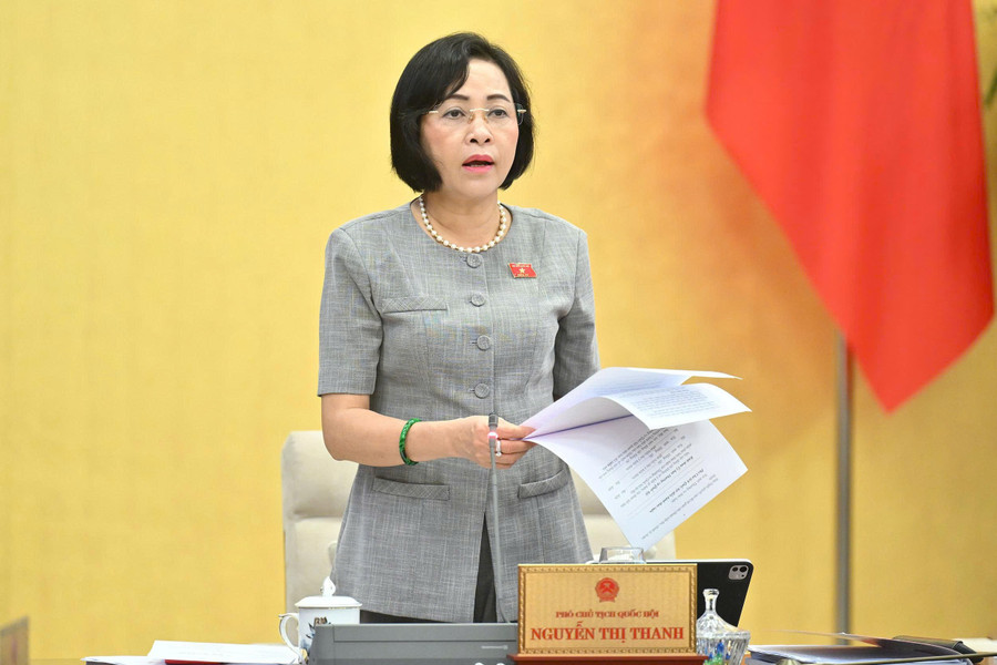 Phó Chủ tịch Quốc hội Nguyễn Thị Thanh điều hành phiên họp. giam-sat-3.jpg