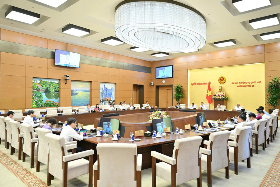 Quang cảnh phiên họp. giam-sat1.jpg