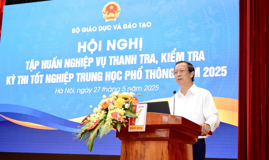 Thứ trưởng Phạm Ngọc Thưởng.