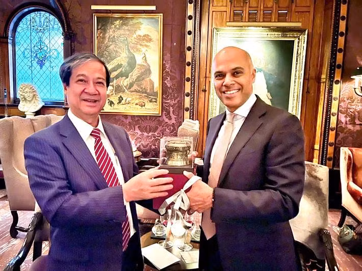 Bộ trưởng Nguyễn Kim Sơn và ông Amit Sevak, Chủ tịch Viện Khảo thí Hoa Kỳ (ETS).