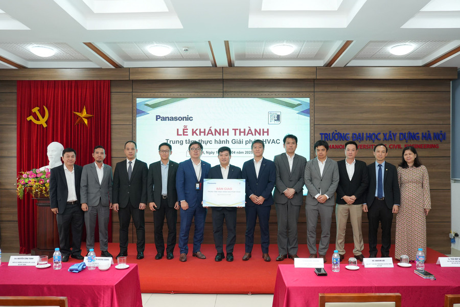 Trường Đại học Xây dựng Hà Nội nhận bàn giao Phòng thí nghiệm giải pháp HVAC.