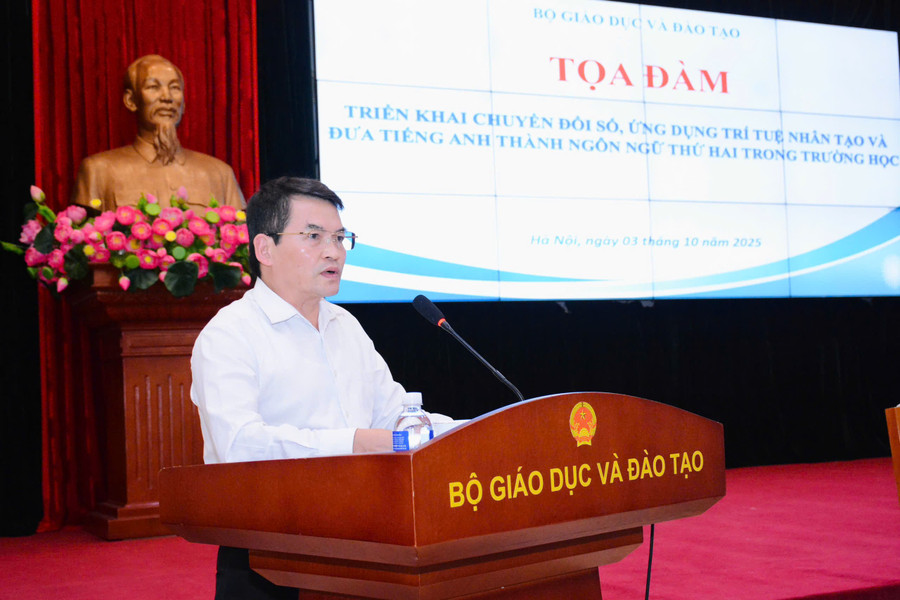 Ông Phạm Tuấn Anh - Phó Cục trưởng Cục Nhà giáo và Cán bộ quản lý giáo dục báo cáo tại tọa đàm. toa-damtt-pham-ngoc-thuong7.jpg