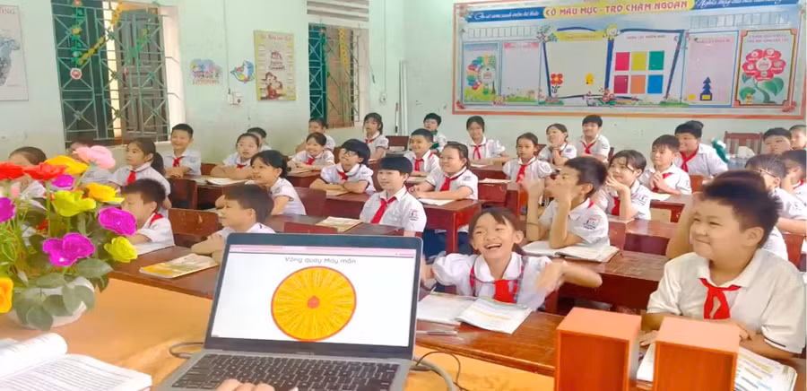 Học sinh Trường Tiểu học thị trấn Hạ Hòa (Phú Thọ) trong giờ Toán.