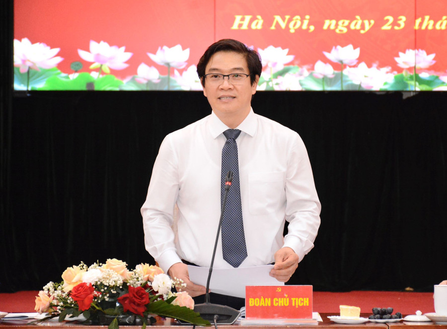 Vụ trưởng Vụ Giáo dục phổ thông Thái Văn Tài phát biểu khai mạc Đại hội. vu-gdpt5.jpg