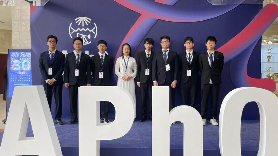 Đoàn học sinh Việt Nam đạt kết quả vượt trội tại Olympic Vật lý Châu Á năm 2025.