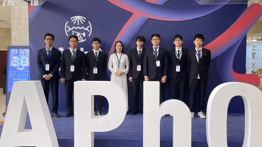 Đoàn học sinh Việt Nam đạt kết quả vượt trội tại Olympic Vật lý Châu Á năm 2025.