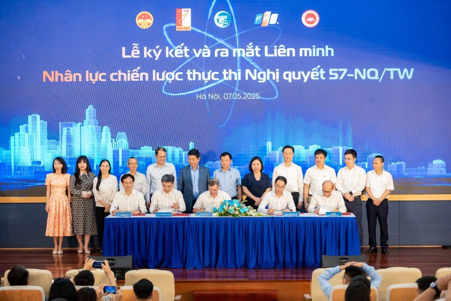Lễ ký kết liên minh nhân lực Chiến lược thực thi Nghị quyết 57-NQ/TW.