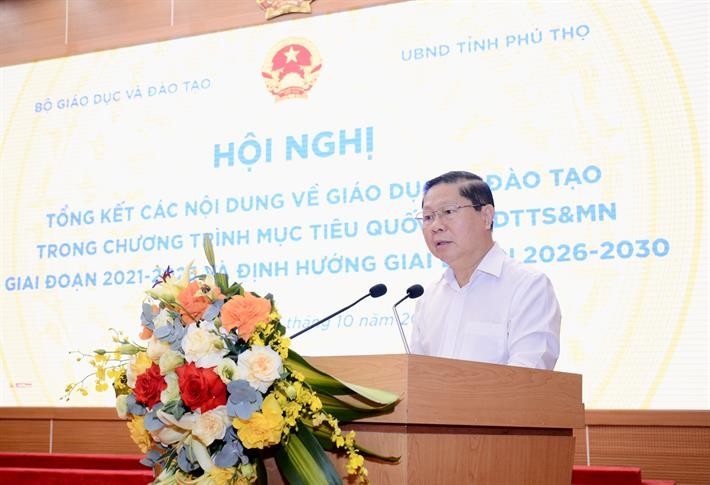 Thứ trưởng Bộ GD&ĐT Lê Tấn Dũng phát biểu tại hội nghị dsc2878.jpg