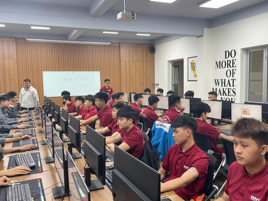 Sinh viên Trường Cao đẳng Công nghệ cao Hà Nội.