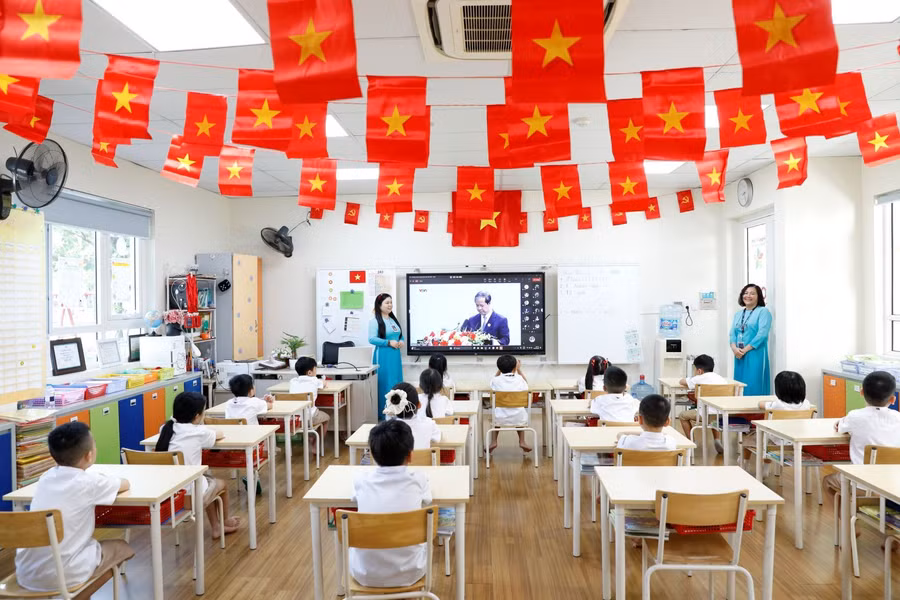 100% học sinh Wellspring cùng tham dự Lễ Khai giảng chung do Bộ GD&ĐT tổ chức, phát sóng trực tiếp trên VTV.