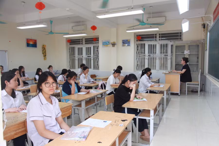 Thí sinh Hà Nội trong kỳ thi vào lớp 10 năm 2024. 