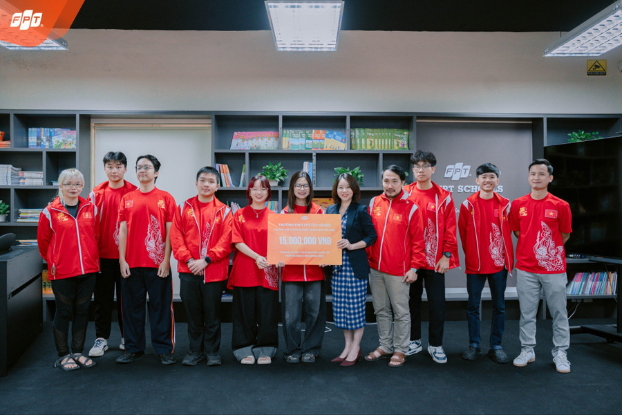 Các thầy cô hướng dẫn và đội tuyển FIRST Global Challenge Việt Nam mang kinh nghiệm, kỹ năng thi đấu quốc tế vào FanRoc.