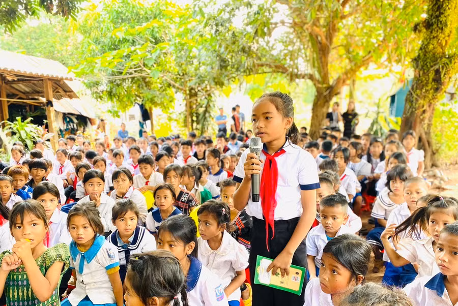 Học sinh Trường Tiểu học và THCS A Xing, Hướng Hóa, Quảng Trị.