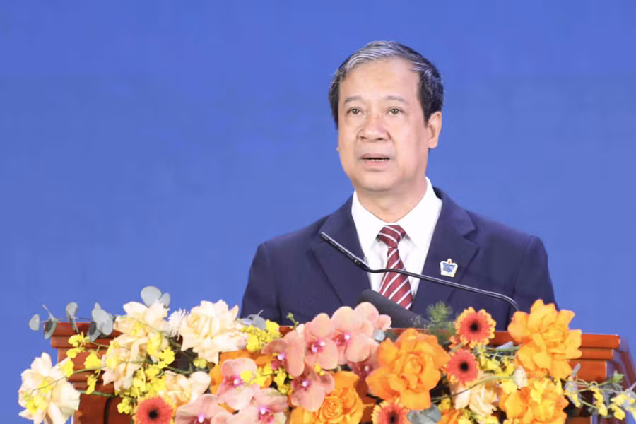 Bộ trưởng Nguyễn Kim Sơn phát động phong trào thi đua yêu nước ngành Giáo dục giai đoạn 2025-2030. Ảnh: Lê Cường.