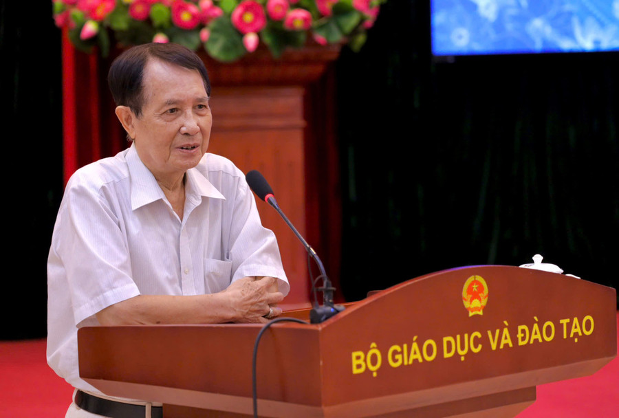 TSKH.Phạm Đỗ Nhật Tiến phát biểu tại hội nghị. pham-do-nhat-tien.jpg