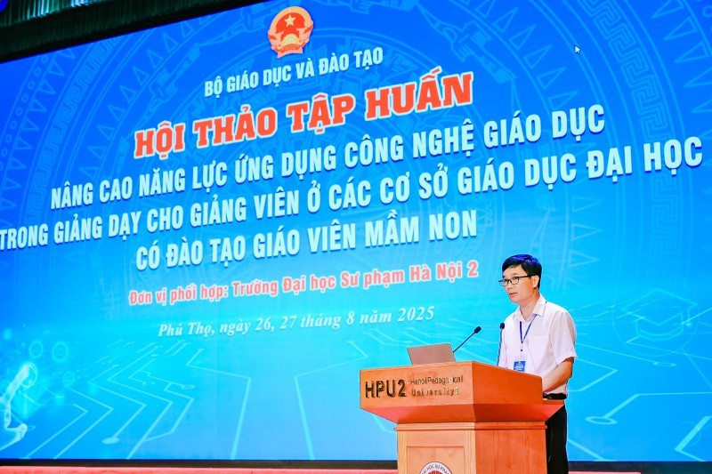 TS. Bùi Kiên Cường - Phó Hiệu trưởng Trường Đại học Sư phạm Hà Nội 2 phát biểu tại hội thảo. ai31.png