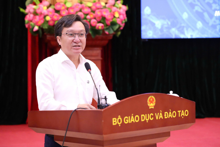 Ông Nguyễn Bảo Quốc, Phó Giám đốc Sở GD&ĐT TP.Hồ Chí Minh phát biểu tại hội nghị. oquochcm.jpg