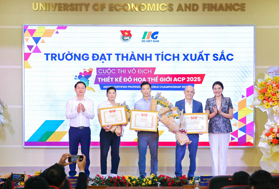 Trao bằng khen cho các trường đạt thành tích xuất sắc. giai-truong.jpg