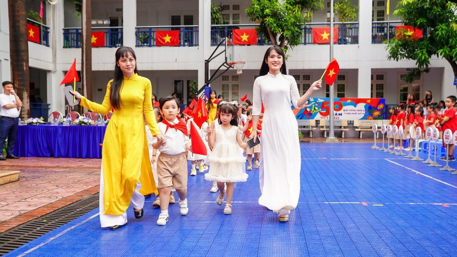 Khơi dậy sức mạnh thi đua để nâng cao chất lượng giáo dục trong giai đoạn mới