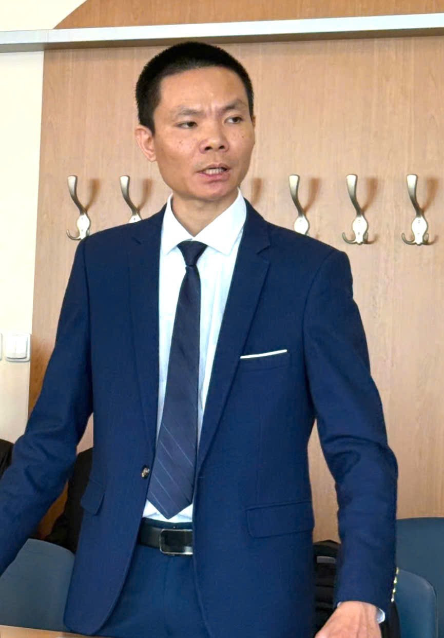 Tiến sĩ Lê Tiến, Chủ tịch Mạng lưới trí thức và chuyên gia Việt Nam tại Séc (NVIEC) bàn về phát huy lực lượng trí thức, khoa học - công nghệ trong cộng đồng người Việt tại Cộng hòa Séc. ts-tien.jpg