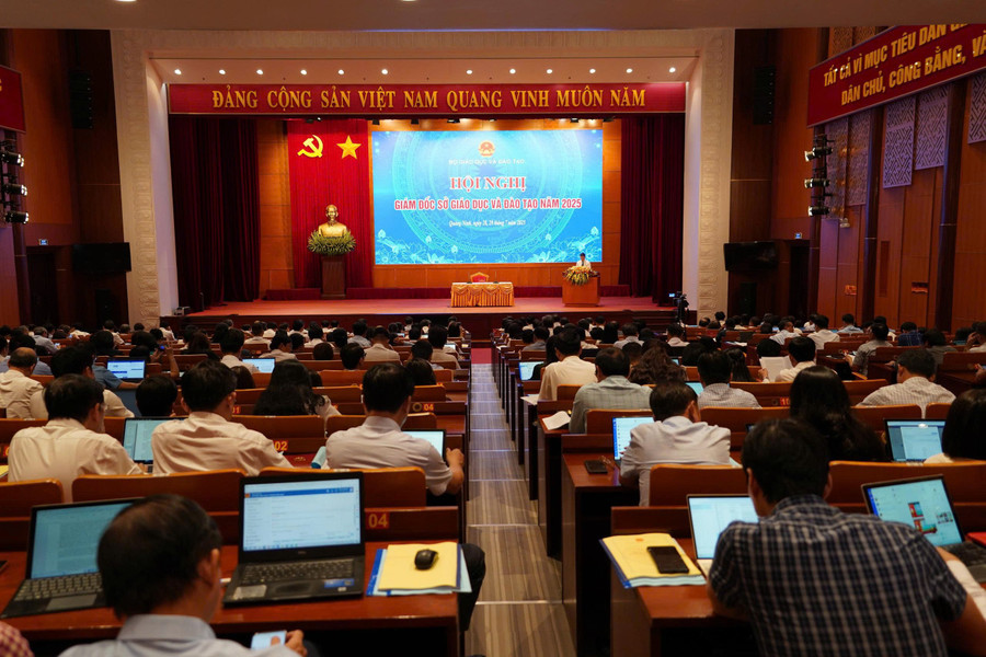 Toàn cảnh hội nghị. hoi-nghi1.jpg