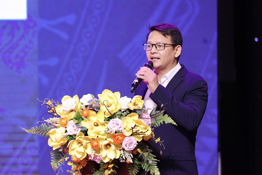 ông Nguyễn Thanh Hùng - Đại học Bách khoa Hà Nội phát biểu tại hội nghị. dh-bach-khoa.jpg
