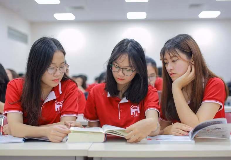 Thực thi nhất quán chiến lược 6 trụ cột để xây dựng đại học tinh hoa