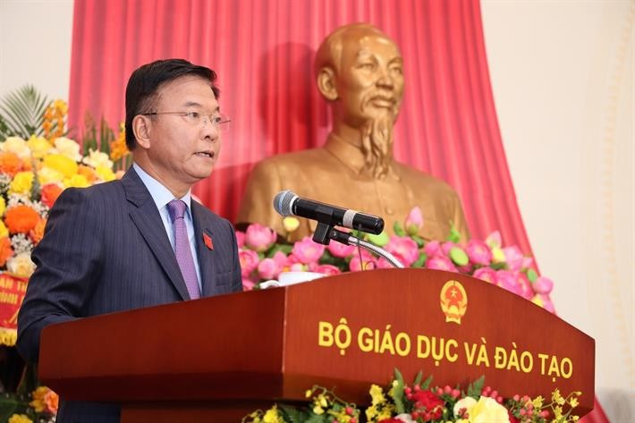 สหายเล แถ่งลอง กรรมการกลางพรรค กรรมการประจำคณะกรรมการพรรครัฐบาล รองนายกรัฐมนตรี กล่าวสุนทรพจน์ในการประชุมใหญ่ img8089-1.jpg