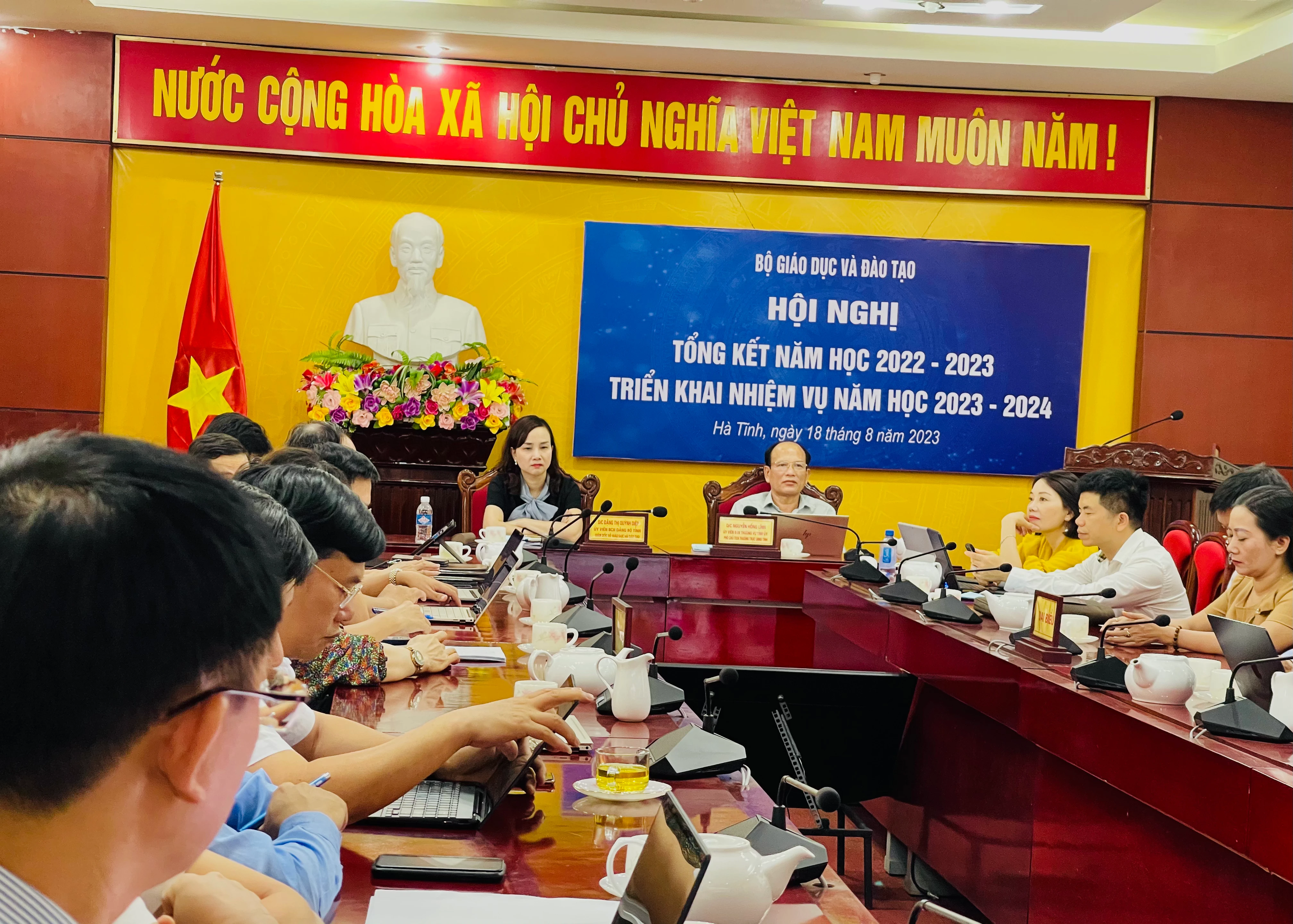 Các đại biểu tham dự Hội nghị trực tuyến tại điểm cầu Hà Tĩnh.