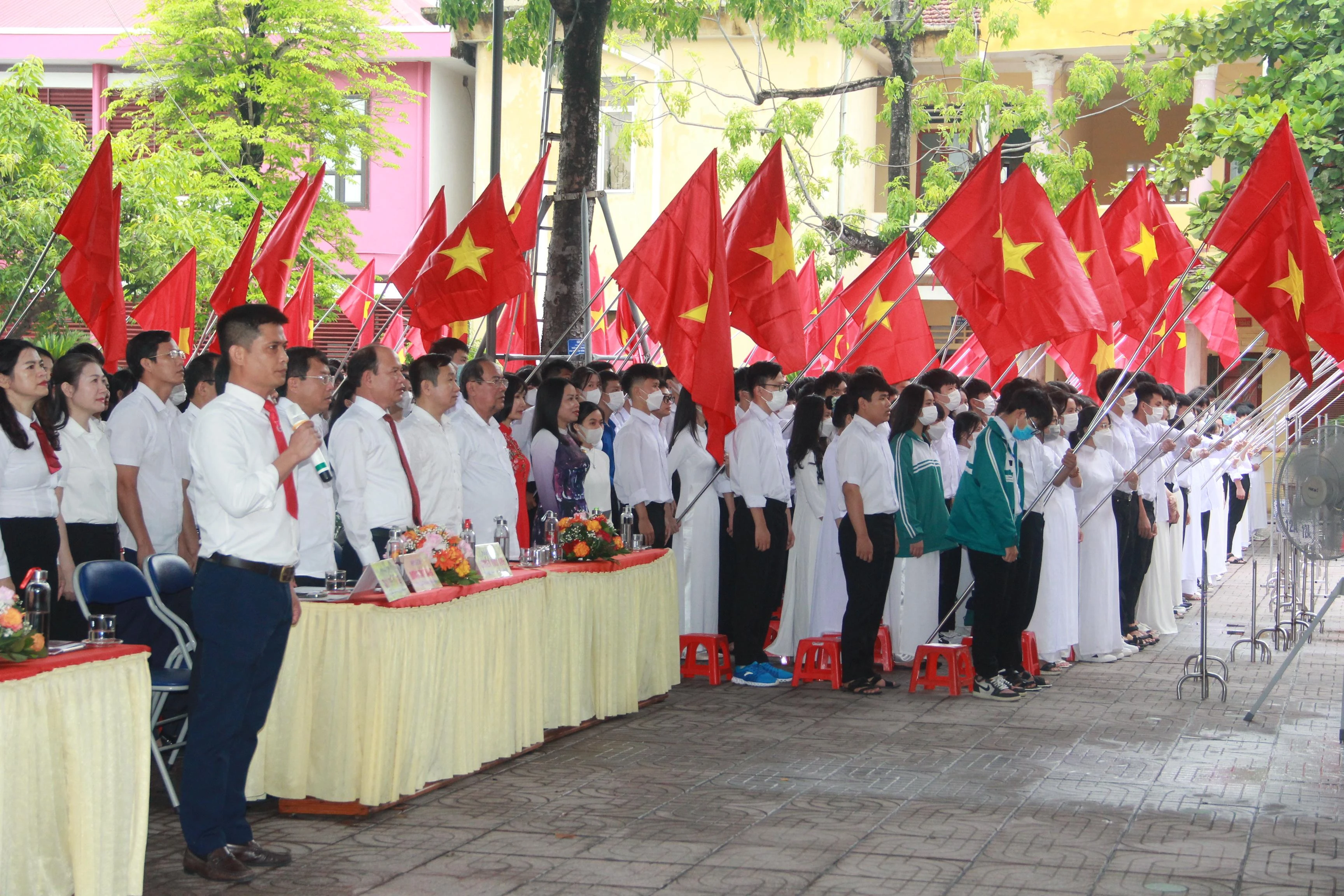 Gần 700 trường học tại Hà Tĩnh khai giảng trực tiếp trong sáng 5/9.