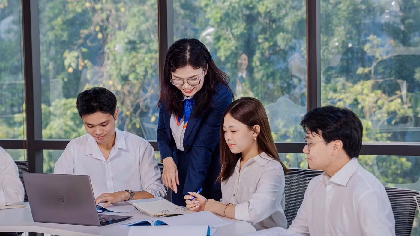 Một hoạt động giáo dục và đào tạo, nghiên cứu khoa học của giảng viên, sinh viên Trường Đại học Thương mại.