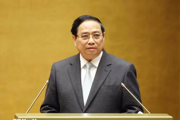 Thủ tướng giới thiệu chuyên đề: "Chương trình hành động thực hiện Nghị quyết Đại hội đại biểu toàn quốc lần thứ XIV của Đảng". Ảnh: Phương Hoa/TTXVN