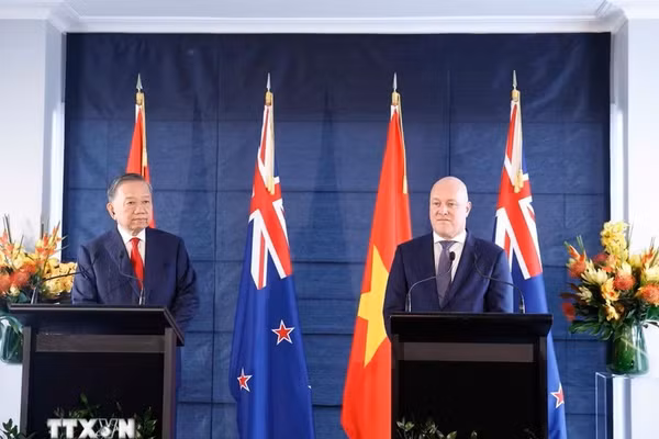 Tổng Bí thư, Chủ tịch nước Tô Lâm và Thủ tướng New Zealand Christopher Luxon gặp gỡ báo chí, thông báo kết quả hội đàm. Ảnh: Thống Nhất/TTXVN