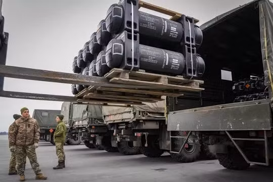 Nguồn cung vũ khí Mỹ cho Ukraine giảm 5 lần so với thời Tổng thống Biden