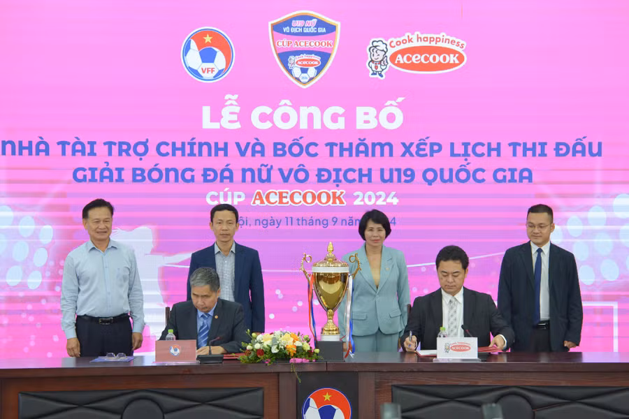 vff boc tham bong da nu-3603.jpg