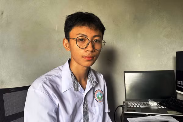 Em Nguyễn Đình Trung, học sinh Trường THPT Triệu Sơn 2 (Thanh Hóa).