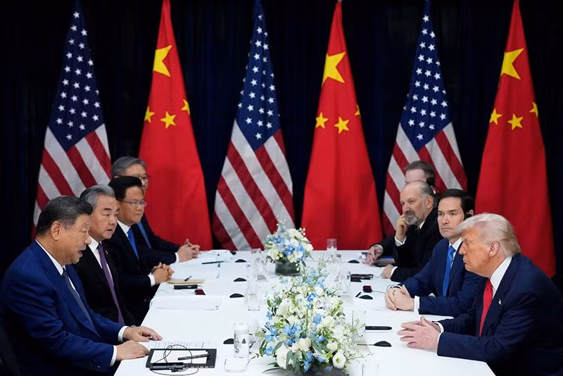 Tổng thống Mỹ Donald Trump gặp Chủ tịch Trung Quốc Tập Cận Bình tại Busan, Hàn Quốc ngày 30/10. chum-anh-noi-bat-trong-tuan-021105-01.jpg