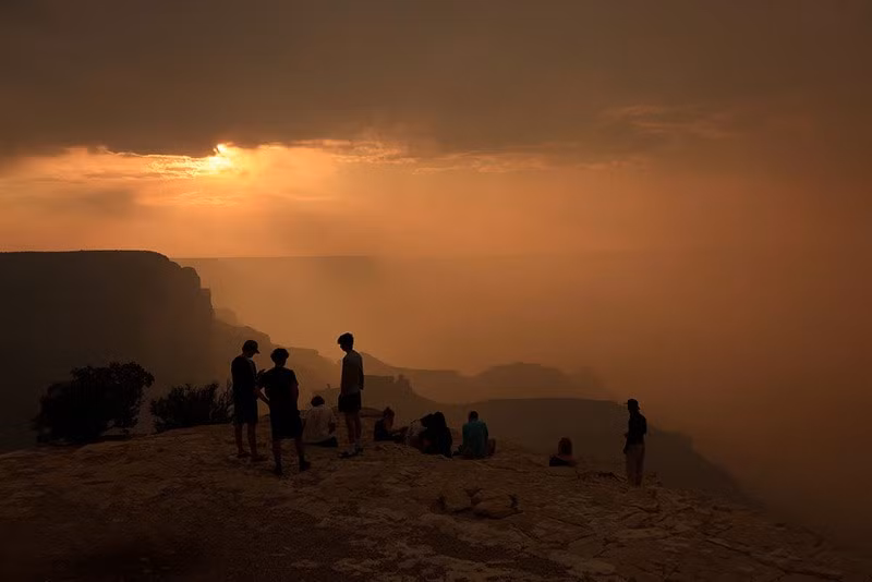 chum-anh-linh-cuu-hoa-chien-dau-voi-chay-rung-o-grand-canyon-013.jpg
