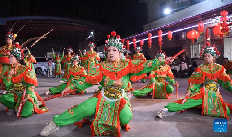 the-gioi-han-hoan-don-nam-at-ty-17.jpg