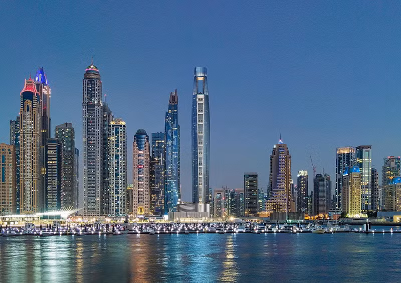 khach-san-cao-nhat-the-gioi-he-lo-khong-gian-xa-hoa-giua-long-dubai-2.jpg