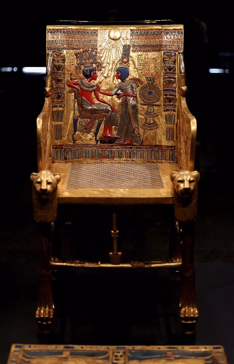 chum-anh-ben-trong-kho-bau-cua-vua-tutankhamun-1105-012.jpg