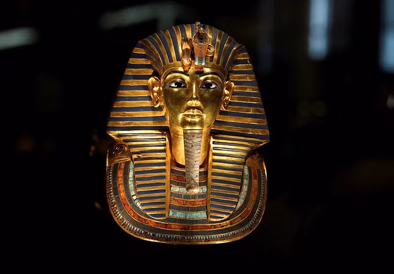 chum-anh-ben-trong-kho-bau-cua-vua-tutankhamun-1105-026.jpg