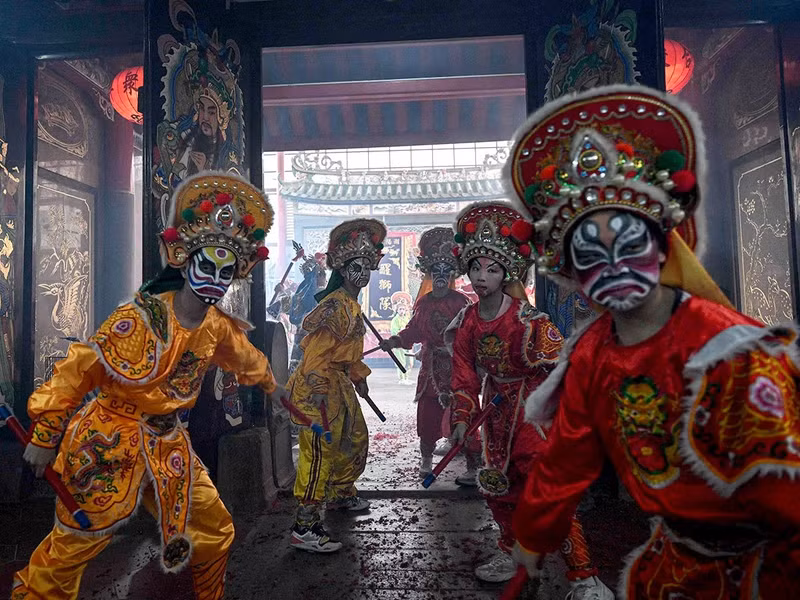 can-canh-dieu-mua-nua-kung-fu-nua-opera-10.jpg