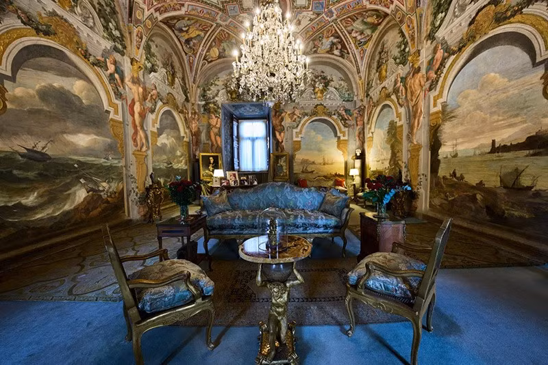 Quang cảnh khu căn hộ của hoàng tử tại Palazzo Colonna ở Rome. Ảnh: AP. chum-anh-kho-bau-trong-cung-dien-colonna-rome-017.jpg