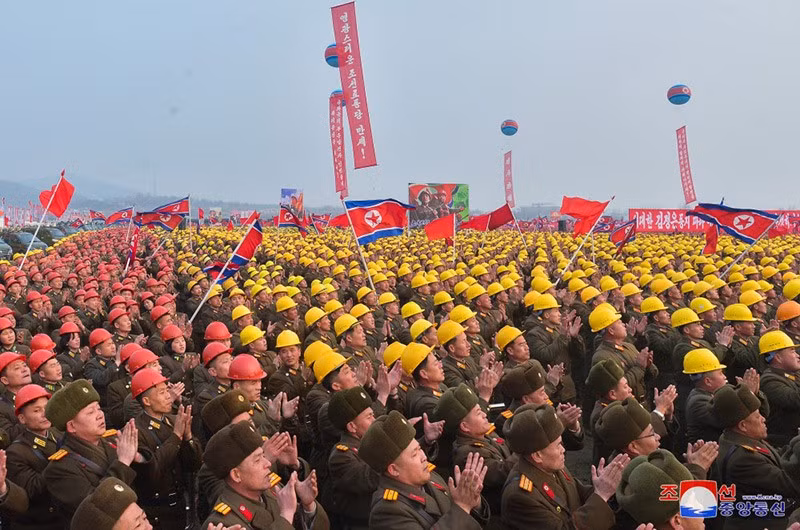 ong-kim-jong-un-khoi-cong-du-an-can-ho-hwasong-019.jpg
