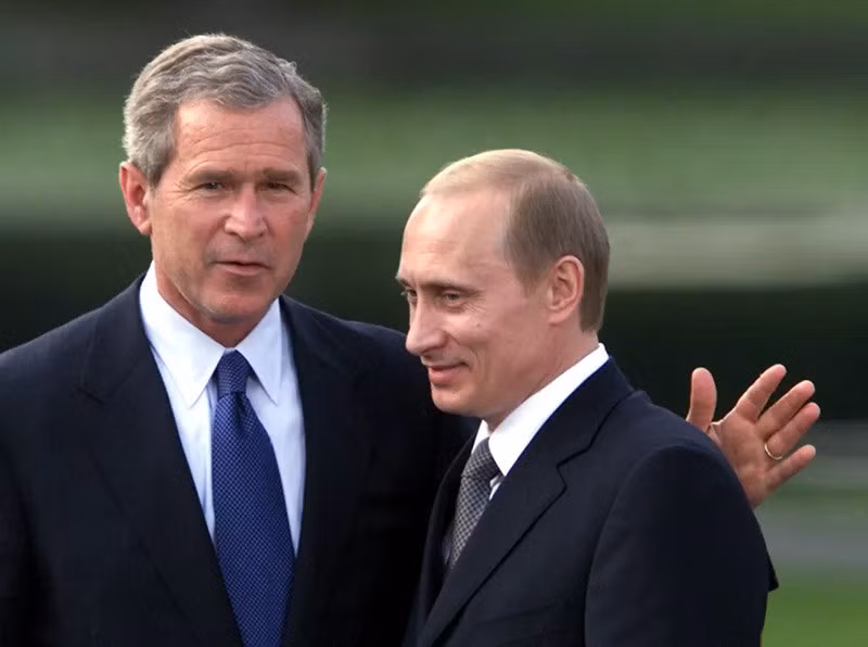 chum-anh-tong-thong-nga-putin-va-cac-doi-tt-my-02.jpg