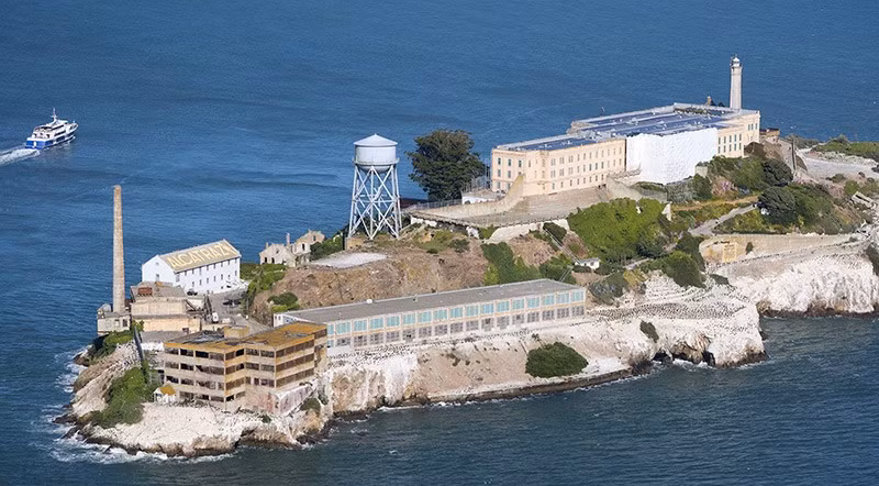 chum-anh-nha-tu-alcatraz-060505-017.jpg