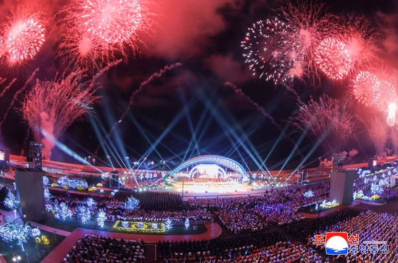 chum-anh-trieu-tien-khanh-thanh-khu-du-lich-bien-wonsan-kalma-013.jpg