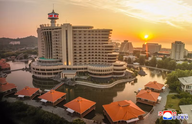 chum-anh-trieu-tien-khanh-thanh-khu-du-lich-bien-wonsan-kalma-014.jpg